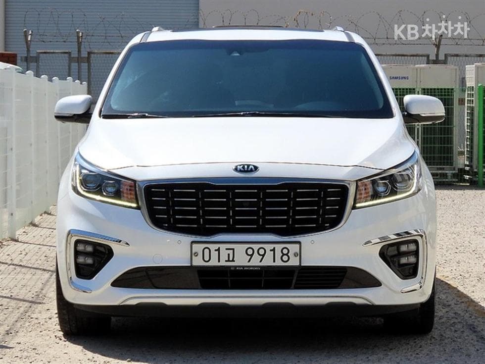Kia Carnival
