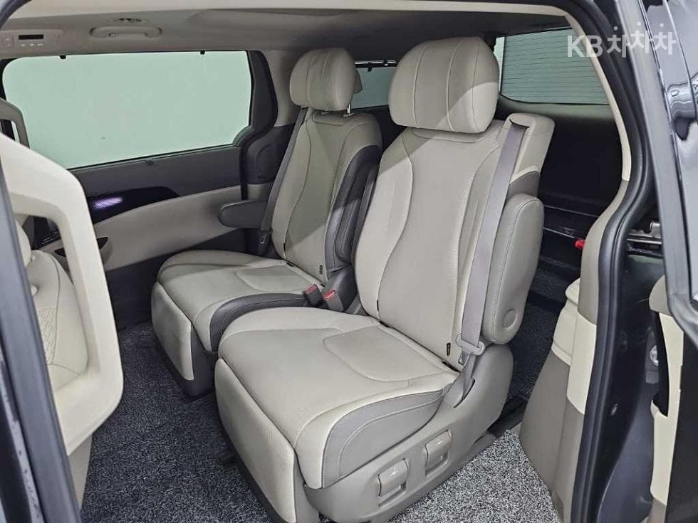 كيا - كارنيفال | 4Gen G3.5 GDI 7Seater Signature 12