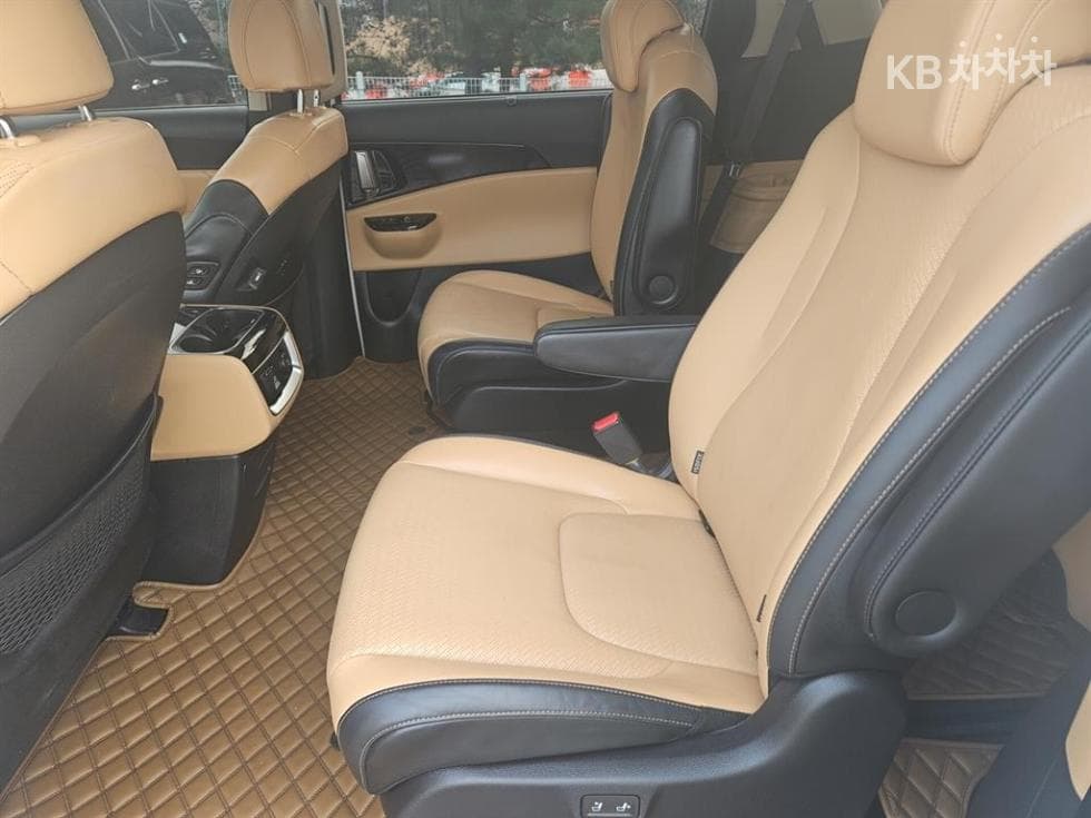 Kia - Карнивал | 4Gen D2.2 9Seater Signature 19