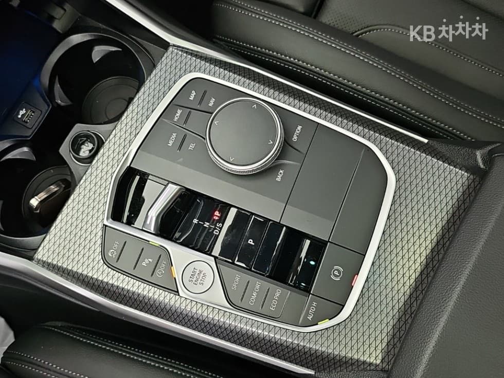 بي إم دبليو - 3-Series | 320 Touring M Sport 8