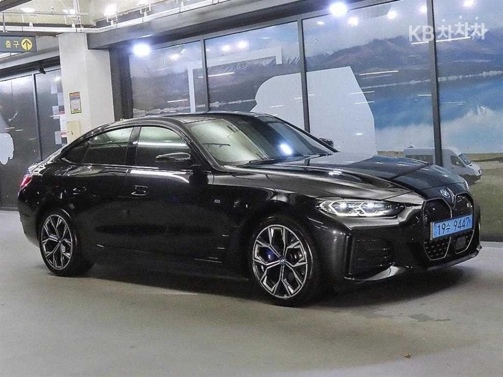 BMW i4