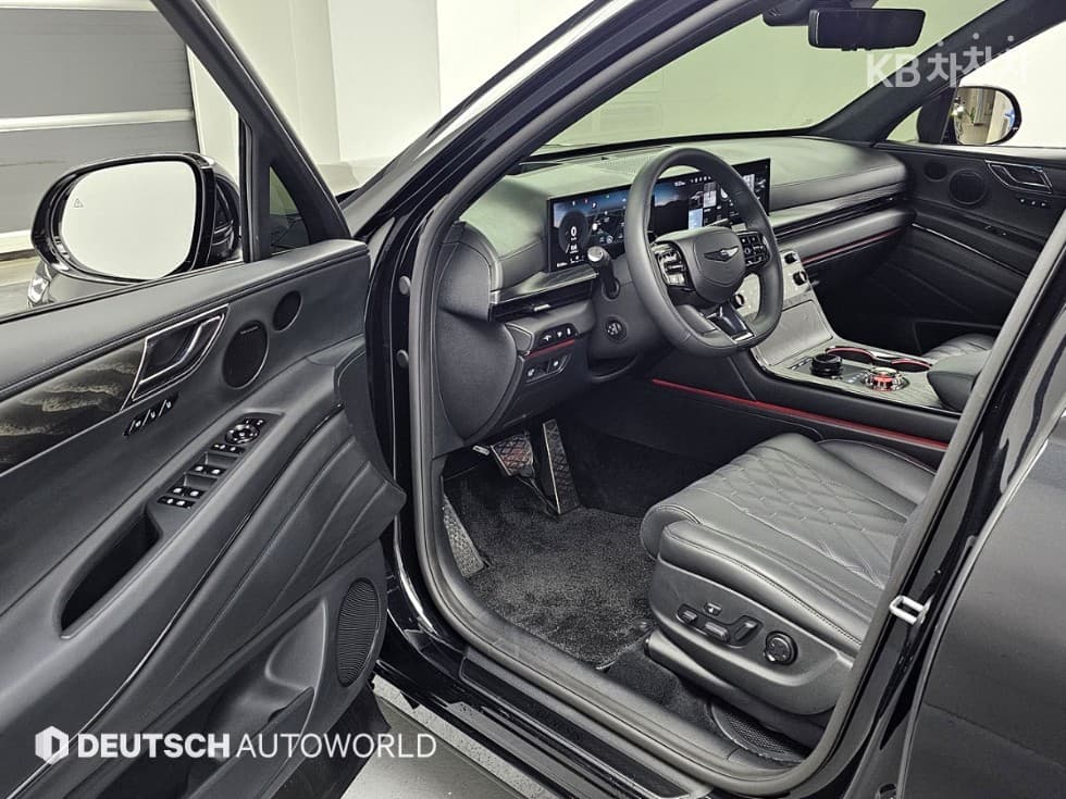 Genesis - GV80 Coupe | 3.5 Gasoline Turbo e-S/C BLACL AWD 8