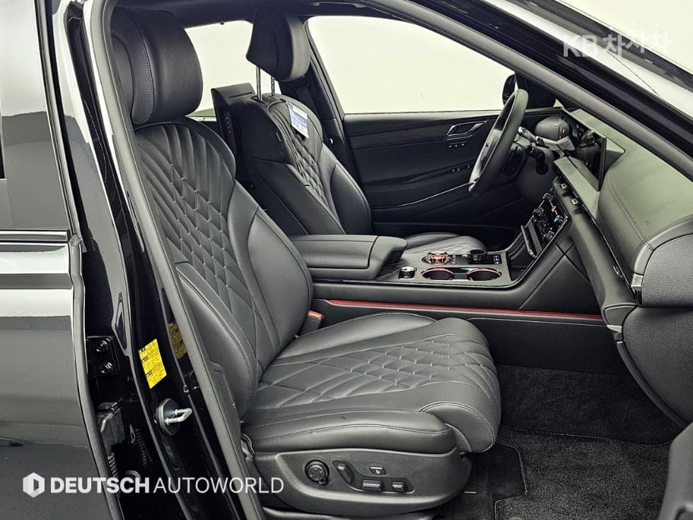 Genesis - GV80 Coupe | 3.5 Gasoline Turbo e-S/C BLACL AWD 9