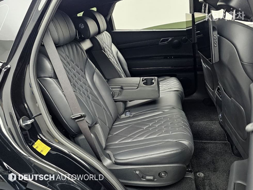 Genesis - GV80 Coupe | 3.5 Gasoline Turbo e-S/C BLACL AWD 10