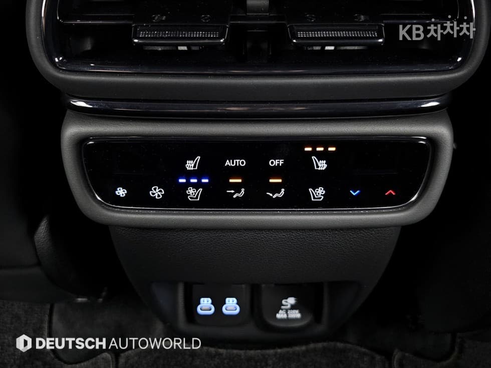 Genesis - GV80 Coupe | 3.5 Gasoline Turbo e-S/C BLACL AWD 17