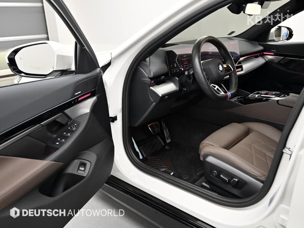 BMW - 5-Series | New 520 M Sport 8