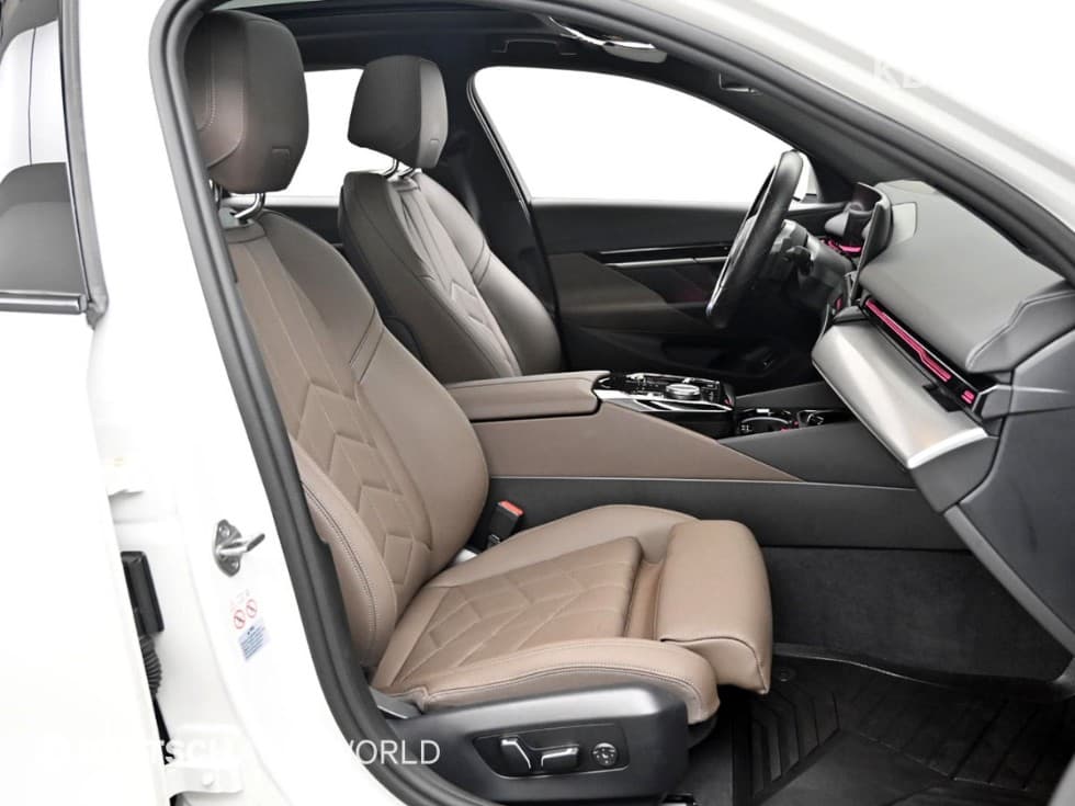 BMW - 5-Series | New 520 M Sport 9