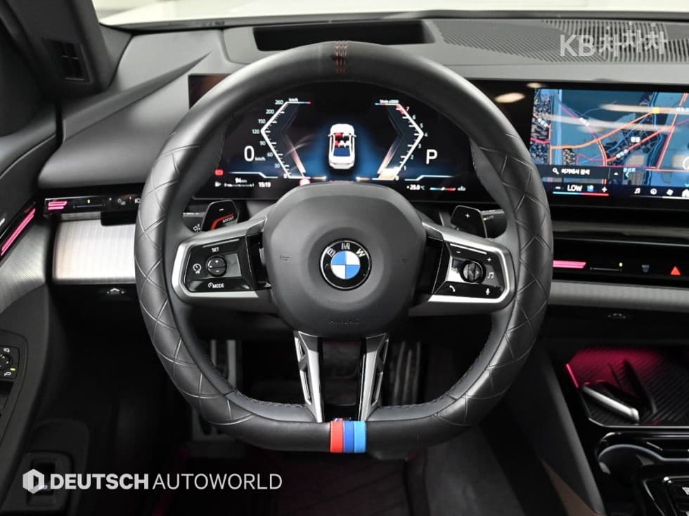 BMW - 5-Series | New 520 M Sport 13