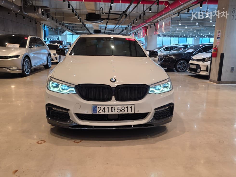 BMW - 5-Series | All New 520 Luxury 2