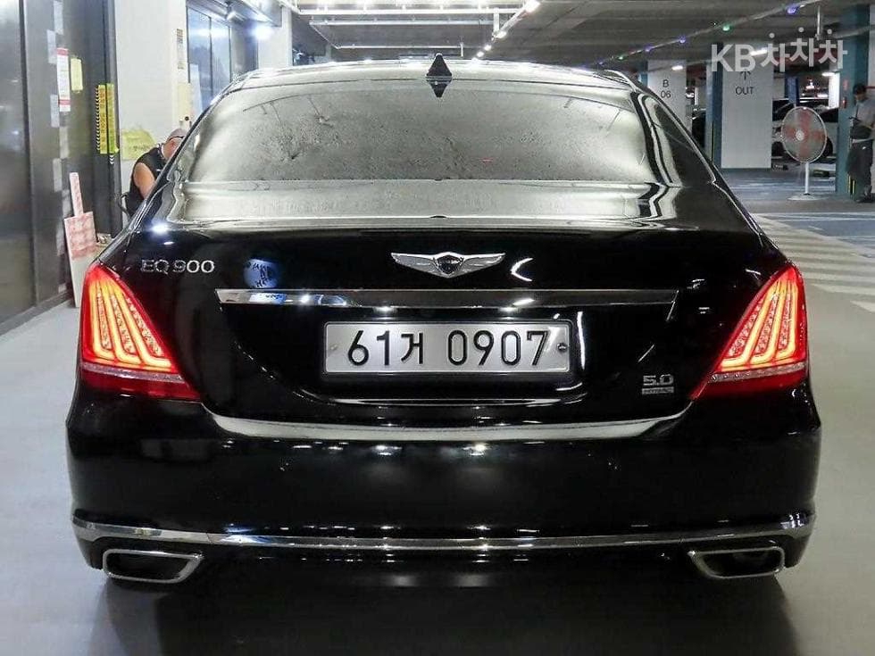 Genesis - EQ900 | 5.0 GDI AWD Prestige 5