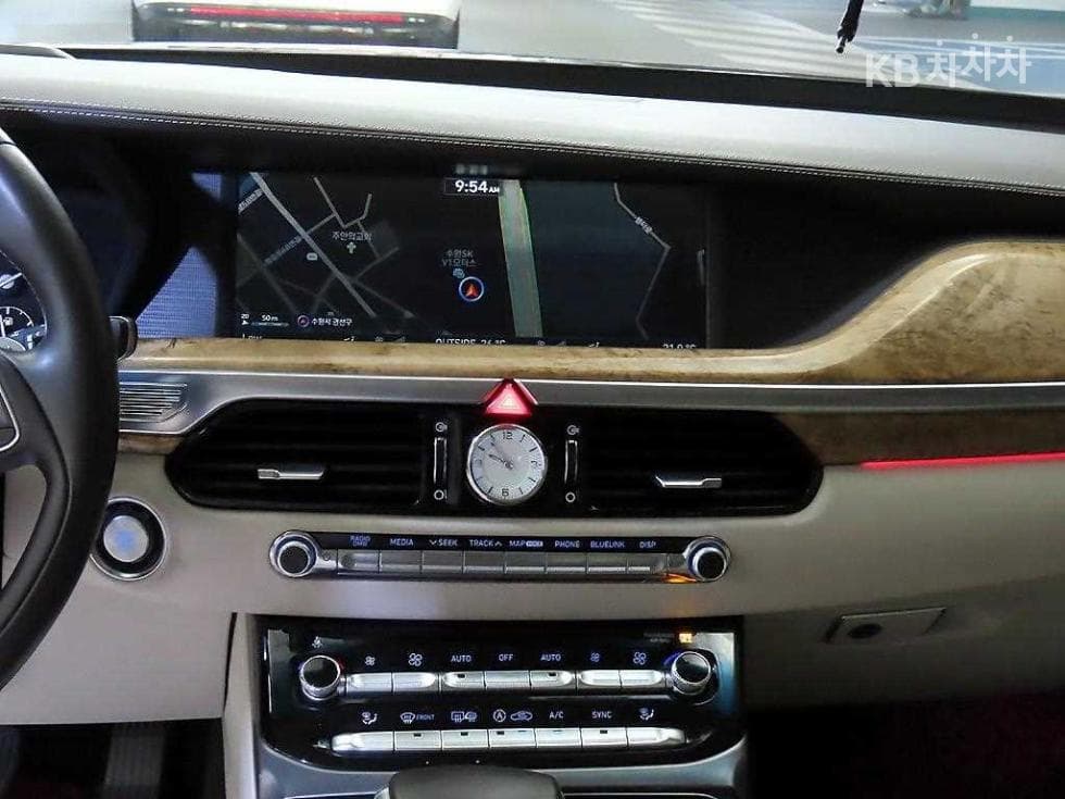 Genesis - EQ900 | 5.0 GDI AWD Prestige 11
