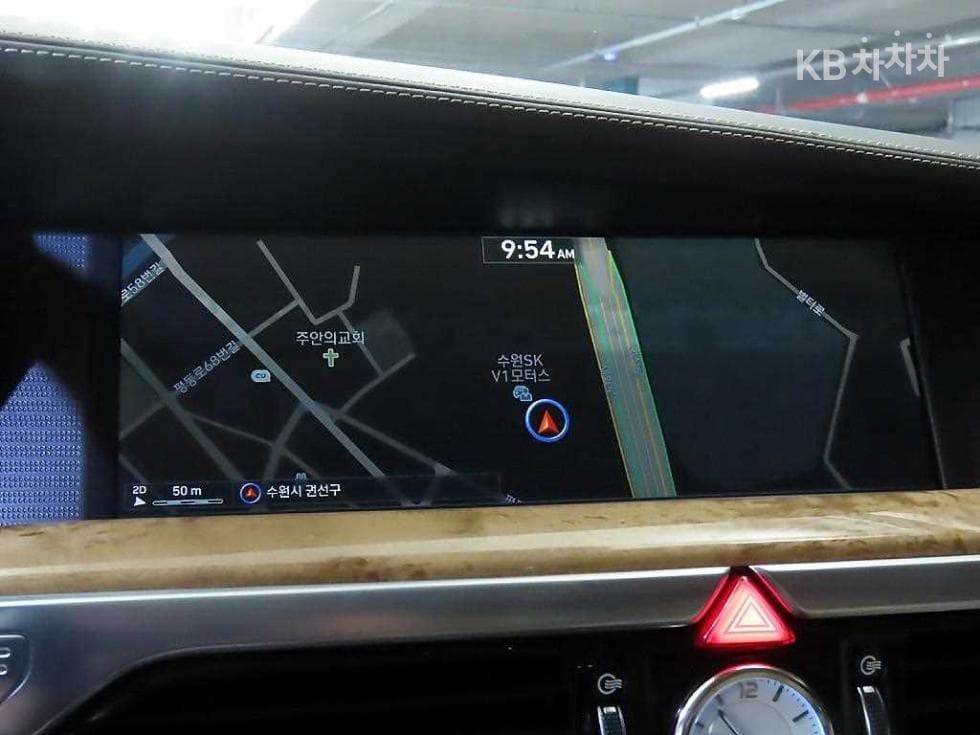 Genesis - EQ900 | 5.0 GDI AWD Prestige 13