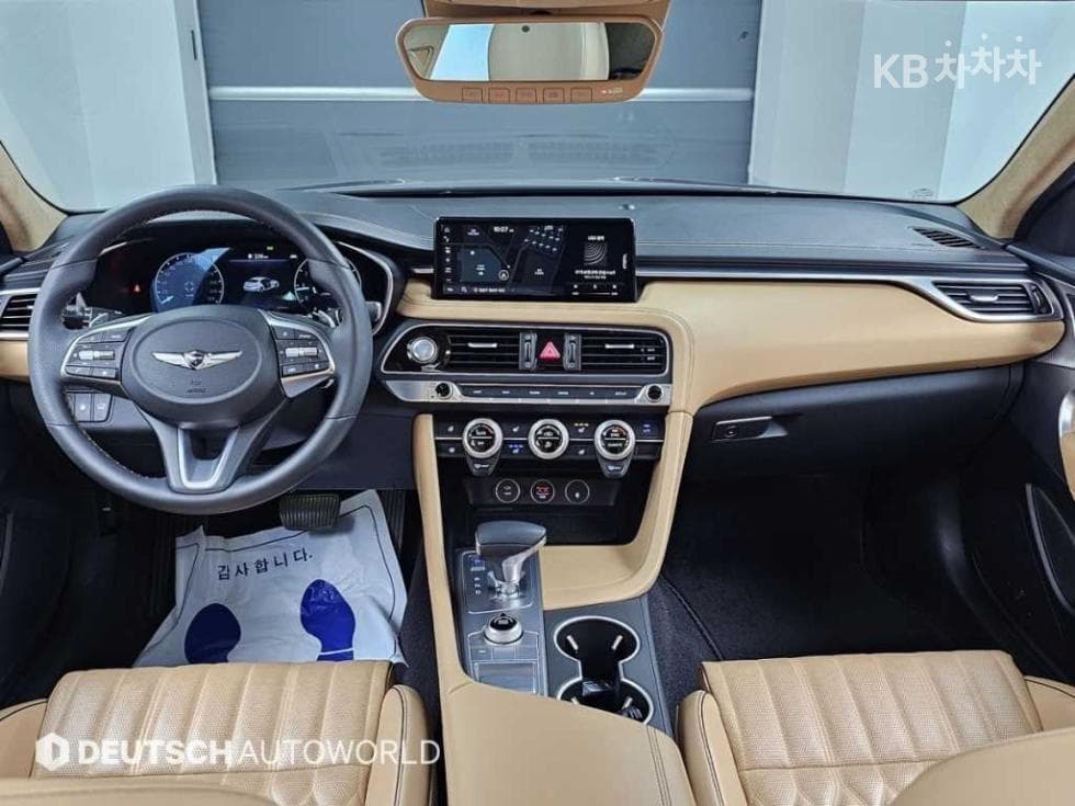 Genesis - G70 | The New 2.0T 4WD Standard 7
