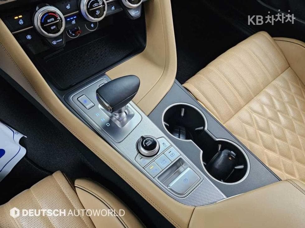 Genesis - G70 | The New 2.0T 4WD Standard 9
