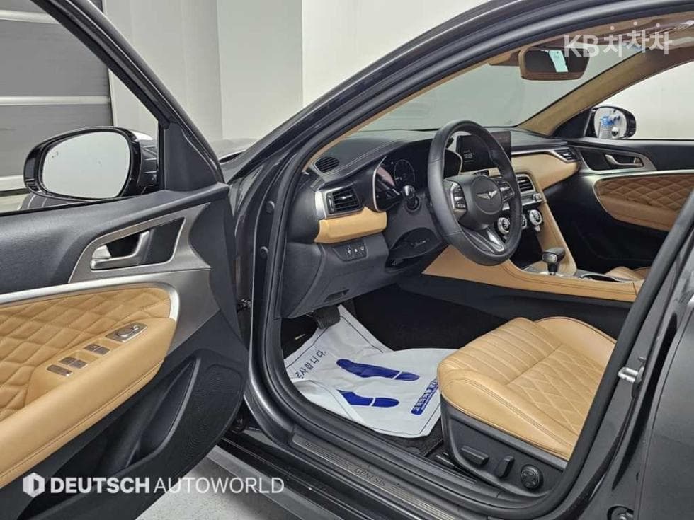 Genesis - G70 | The New 2.0T 4WD Standard 11