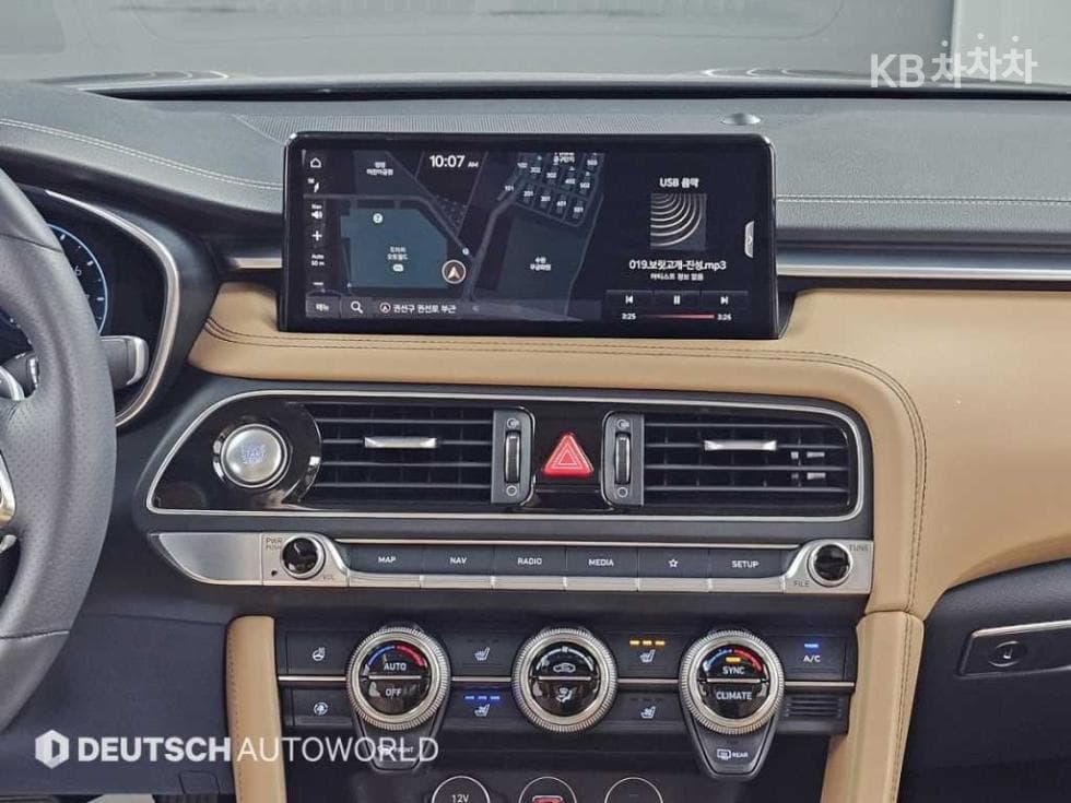 Genesis - G70 | The New 2.0T 4WD Standard 14
