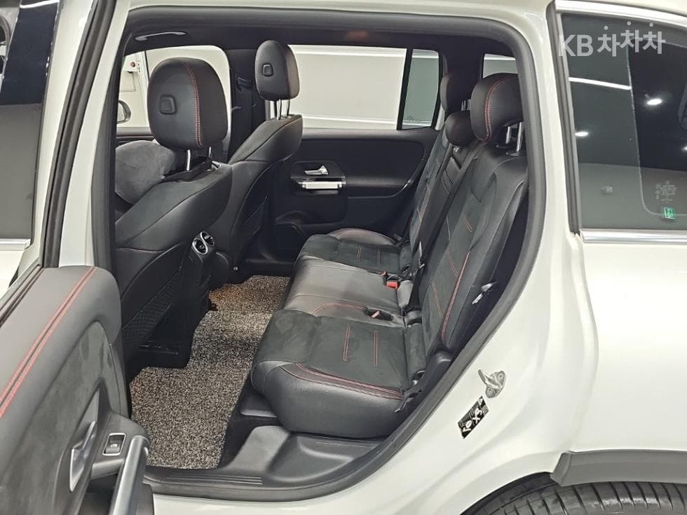 Mercedes-Benz - GLB-Class | 250 4Matic 12