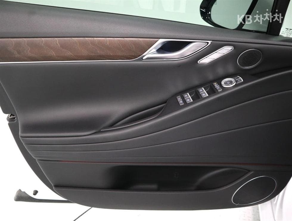 Genesis - G80 | 2.5 T-GDi AWD 8