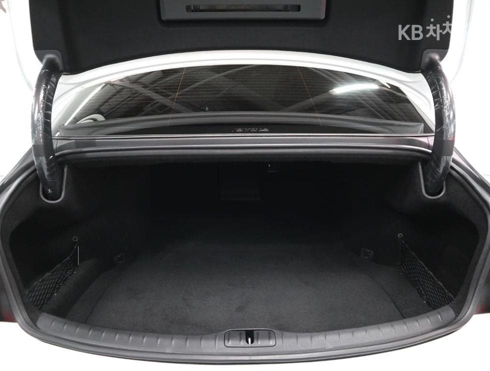 Genesis - G80 | 2.5 T-GDi AWD 17