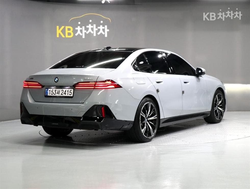 بي إم دبليو - 5-Series | New 530 xDrive M Sport 3