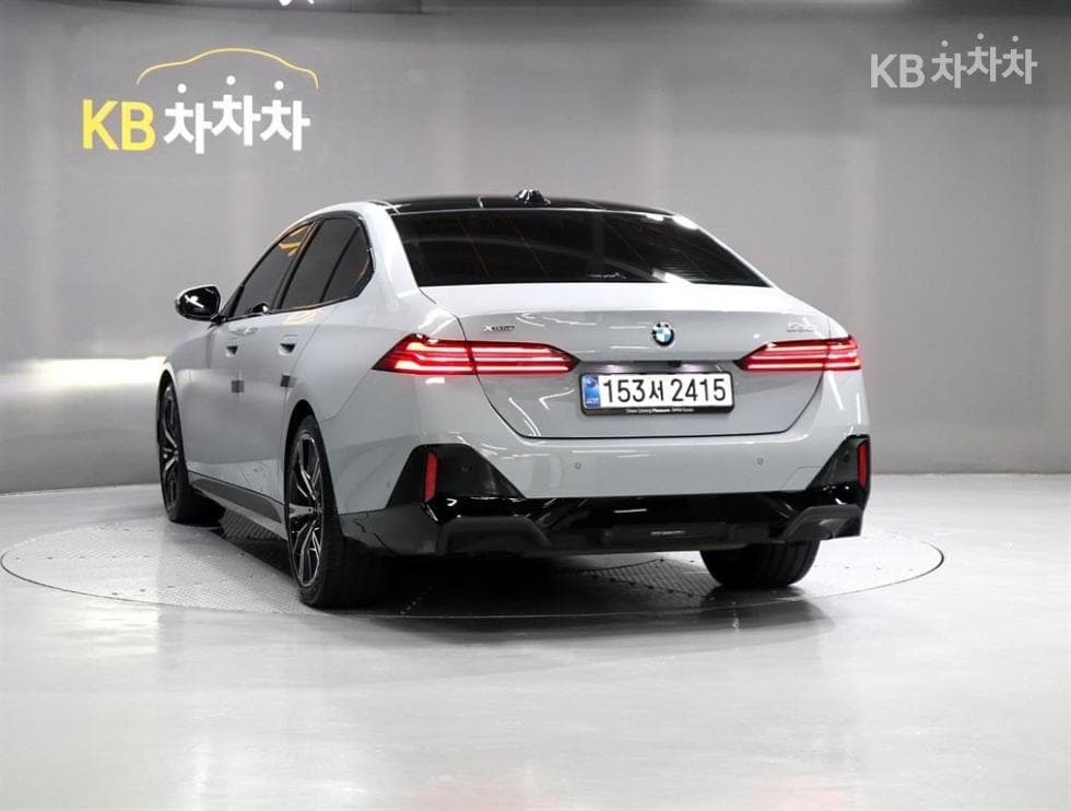 بي إم دبليو - 5-Series | New 530 xDrive M Sport 4