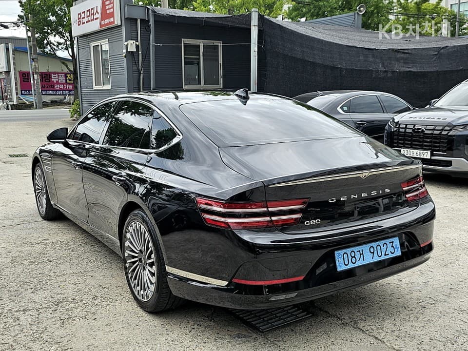 Genesis - G80 | ELECTRIFIED EV Base 3