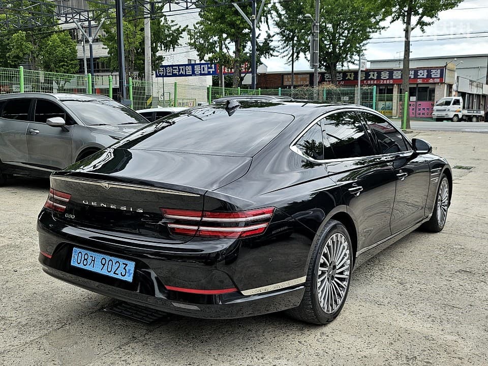 Genesis - G80 | ELECTRIFIED EV Base 4
