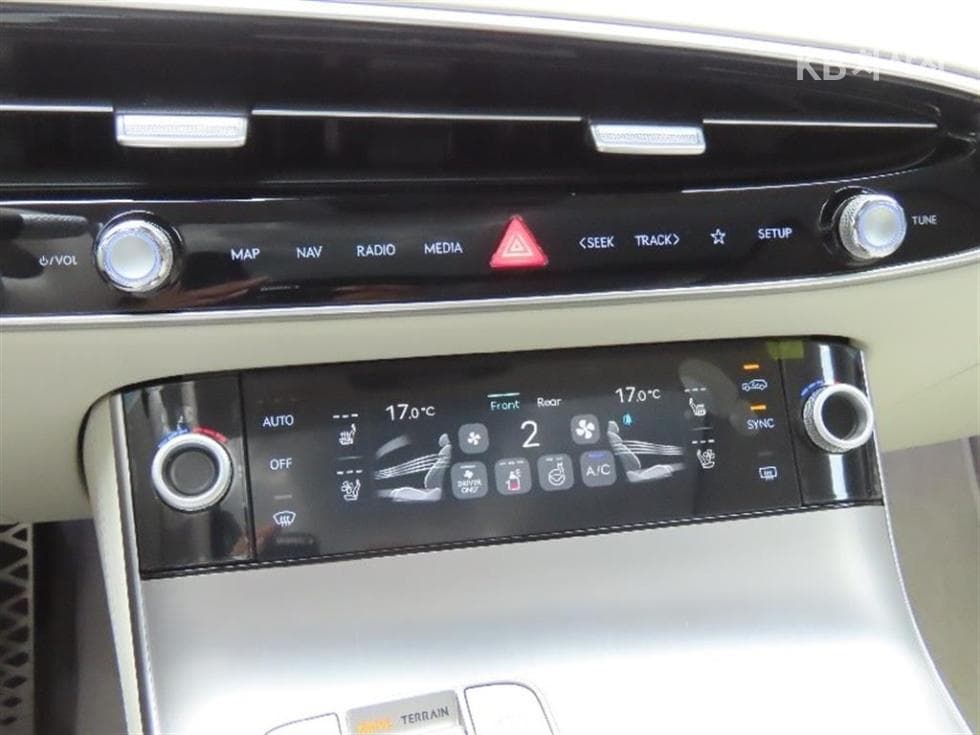 Genesis - GV70 | ELECTRIFIED EV Base 7