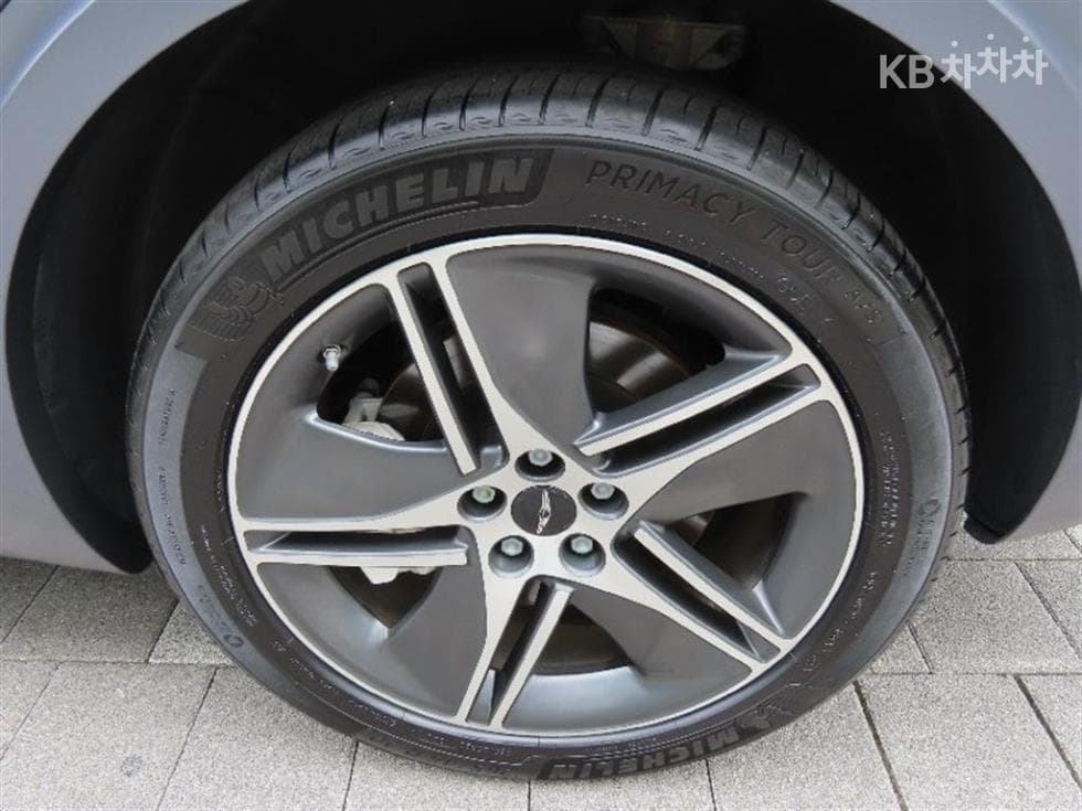 Genesis - GV70 | ELECTRIFIED EV Base 17