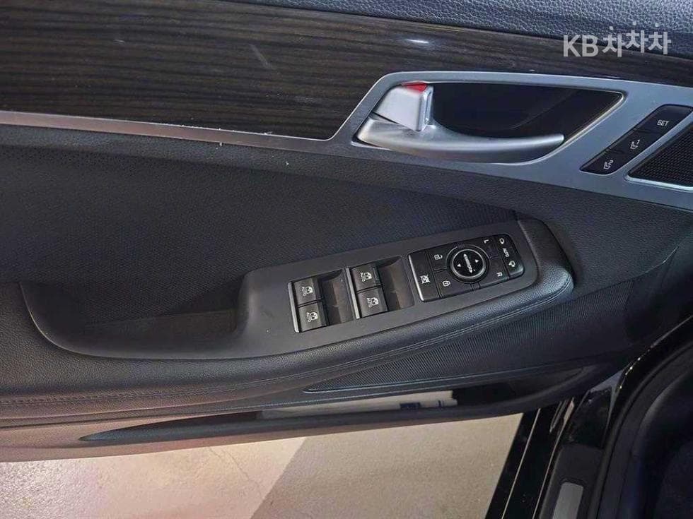 Genesis - G80 | 3.3 GDI Luxury 13