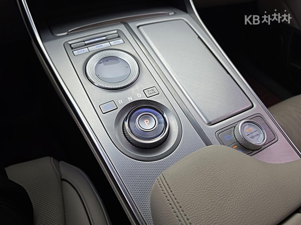 جينيسيس - GV80 | 3.0 Diesel AWD 21