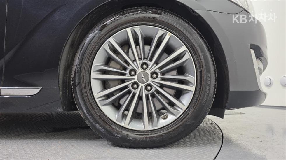 Genesis - EQ900 | 3.3 T-GDI AWD Luxury 5