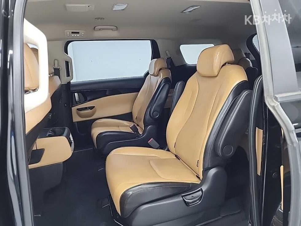 كيا - كارنيفال | 4Gen G3.5 GDI 9Seater Prestige 12