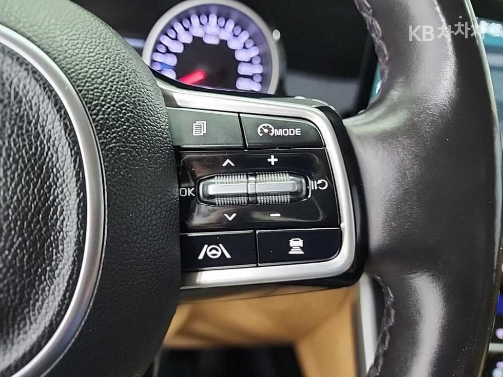 كيا - كارنيفال | 4Gen G3.5 GDI 9Seater Prestige 17