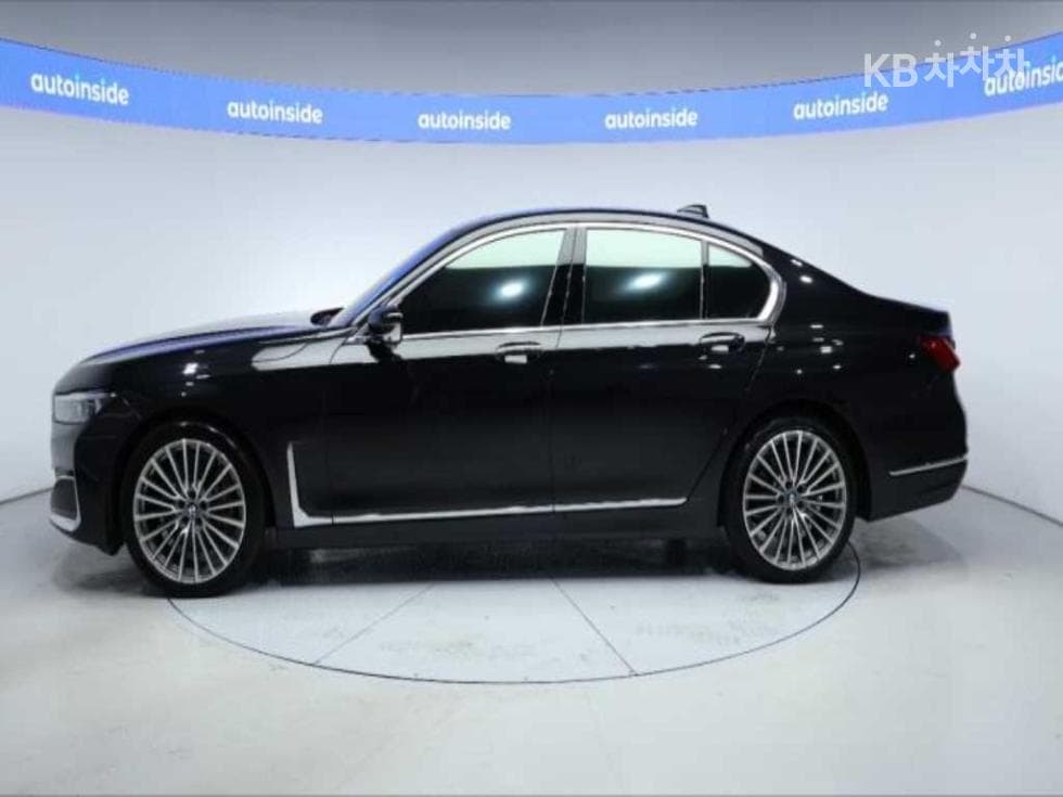 BMW - 7-Series | 740 xDrive M Sport 2
