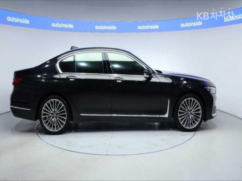 BMW - 7-Series | 740 xDrive M Sport 3