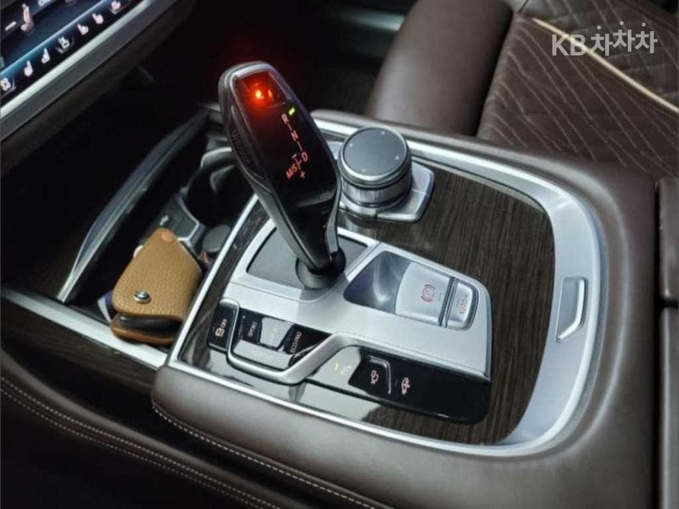 BMW - 7-Series | 740 xDrive M Sport 14
