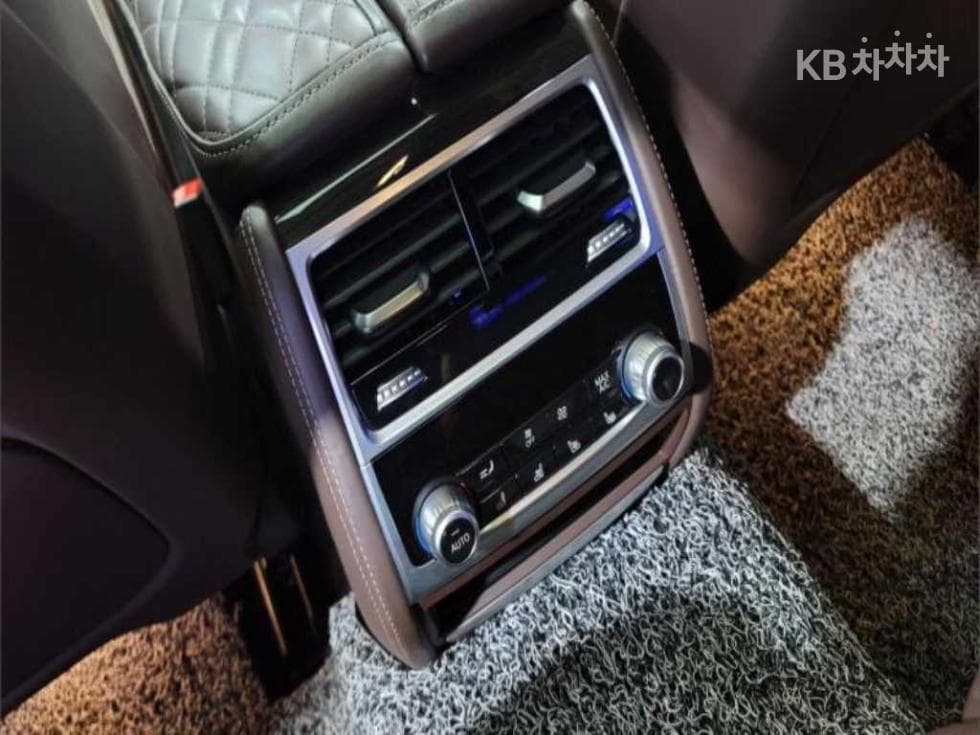 BMW - 7-Series | 740 xDrive M Sport 16