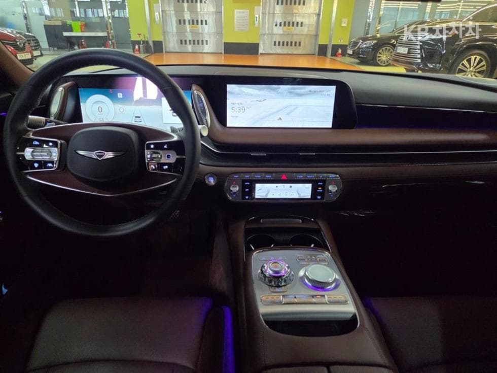 Genesis - G90 | 3.5T Base 8