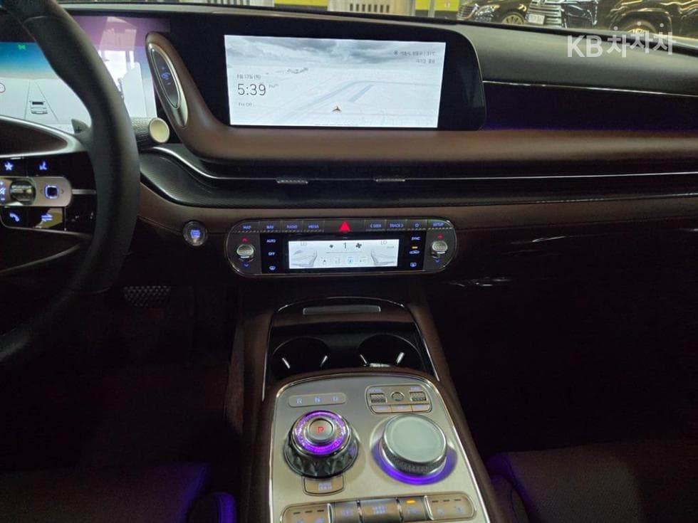 Genesis - G90 | 3.5T Base 10