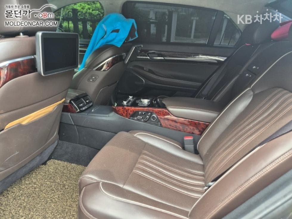 جينيسيس - EQ900 | 3.3 T-GDI AWD Prestige 9