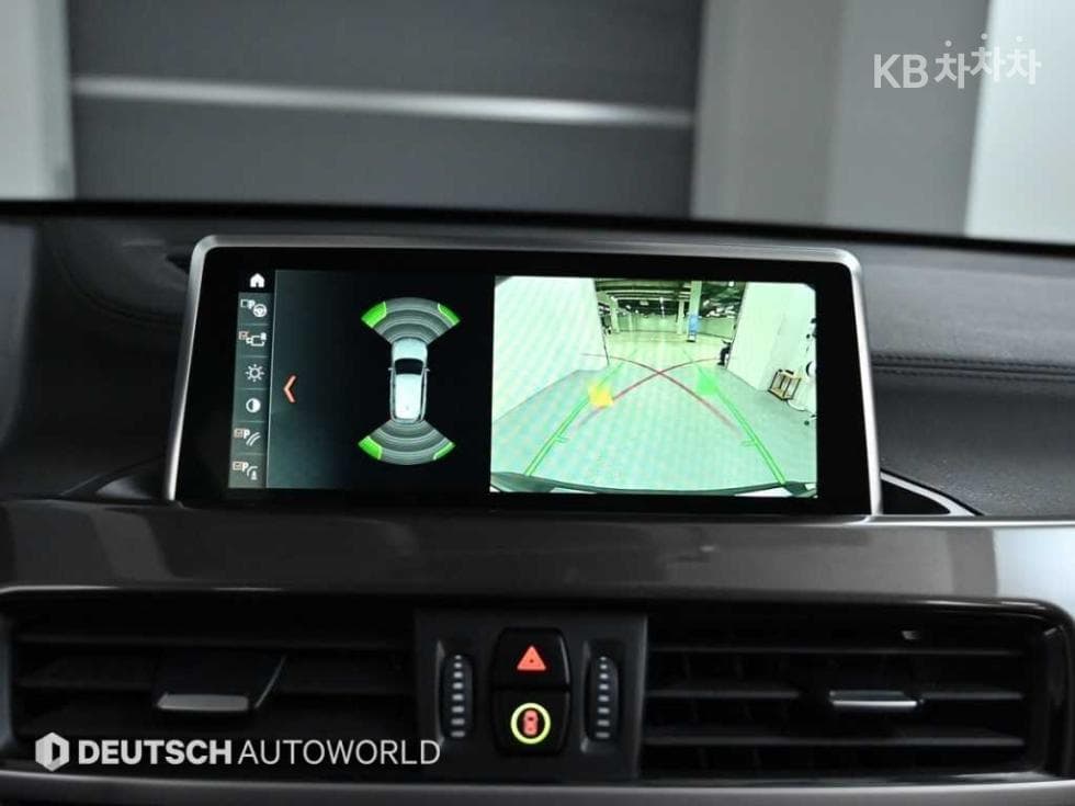 BMW - X1 | xDrive 20 M Sport Package 15