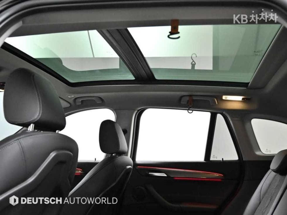 BMW - X1 | xDrive 20 M Sport Package 19