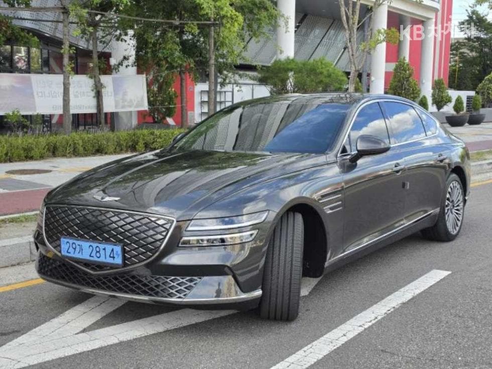 Genesis - G80 | ELECTRIFIED EV Base 2