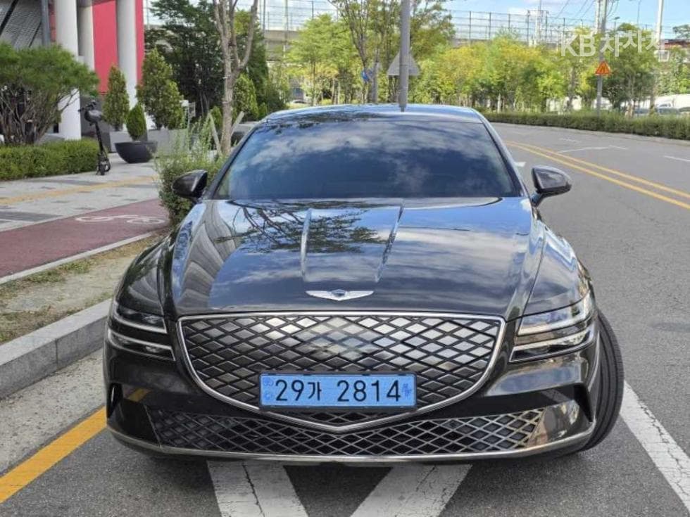 Genesis - G80 | ELECTRIFIED EV Base 3