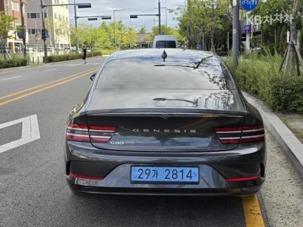 Genesis - G80 | ELECTRIFIED EV Base 6