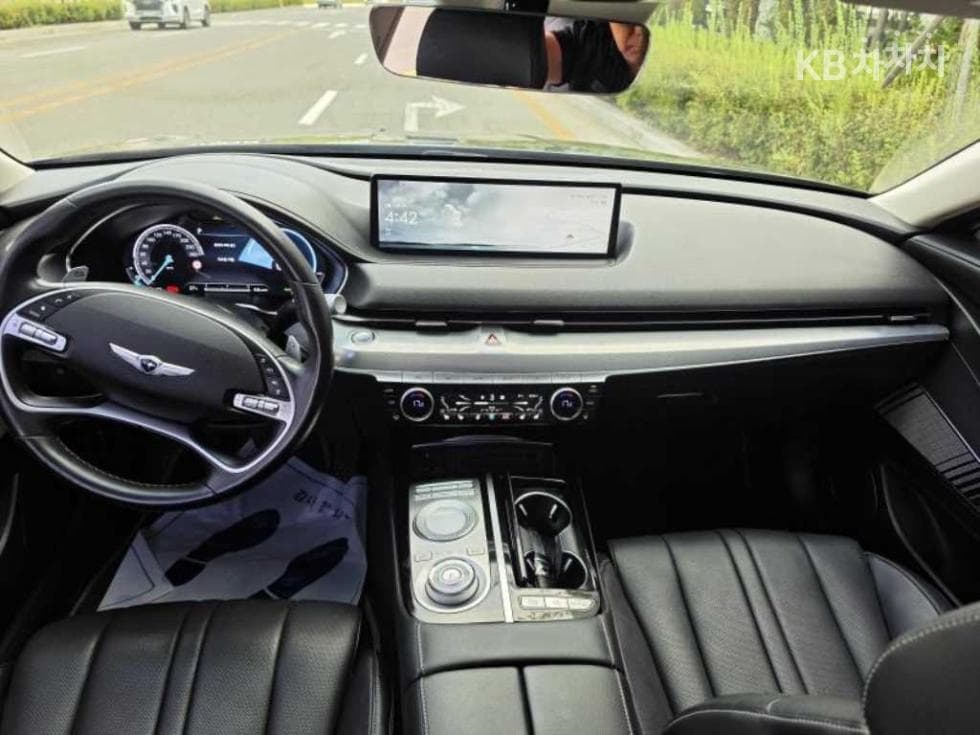 Genesis - G80 | ELECTRIFIED EV Base 11
