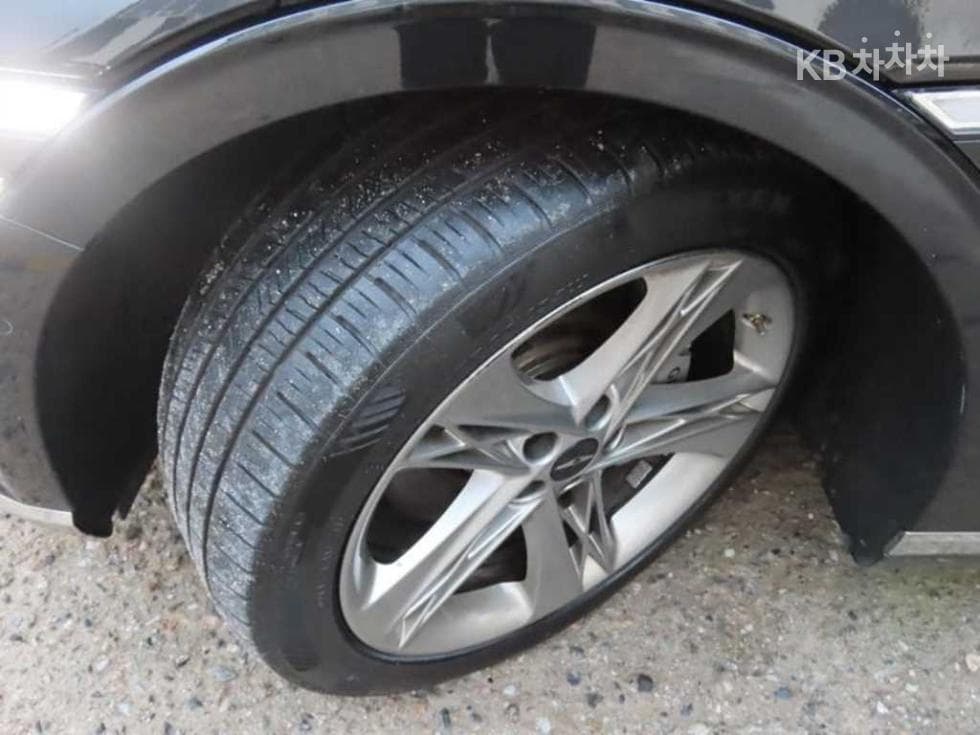 جينيسيس - G90 | 3.5T AWD Base 18