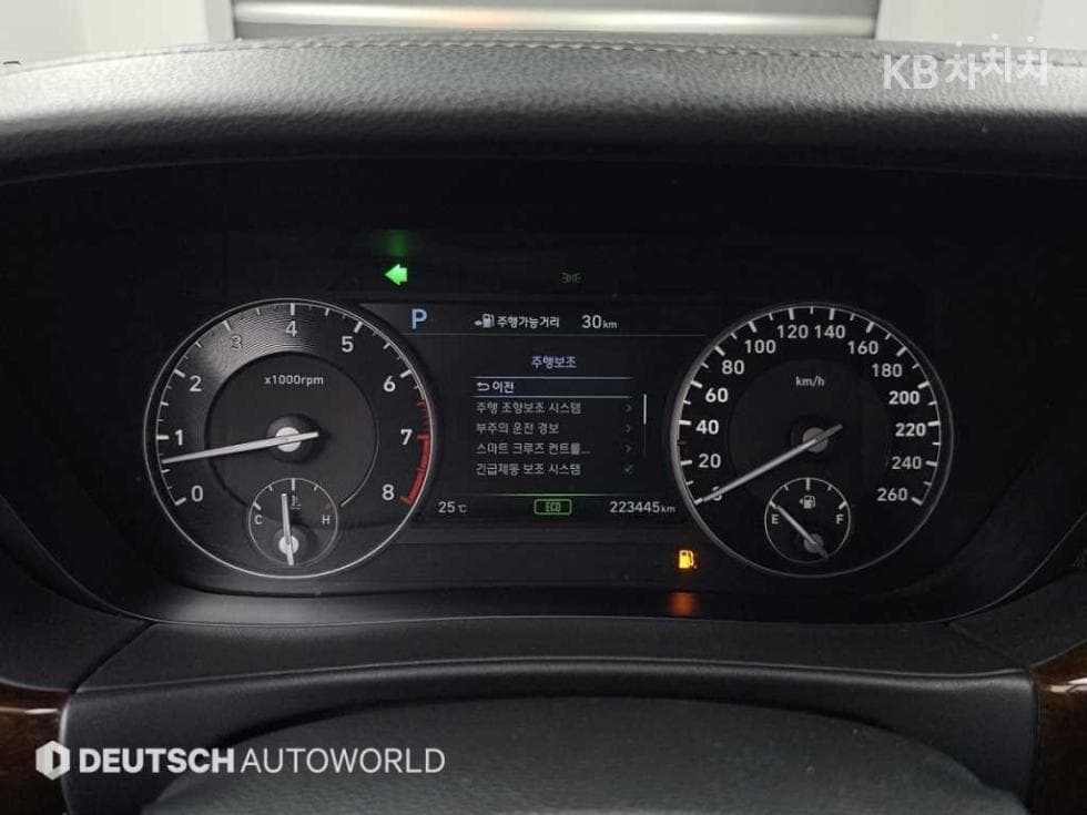 جينيسيس - EQ900 | 3.3 T-GDI AWD Premium Luxury 8