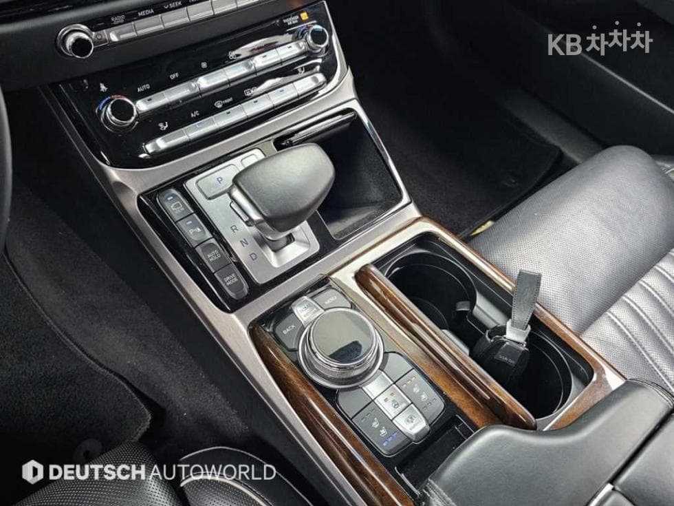 جينيسيس - EQ900 | 3.3 T-GDI AWD Premium Luxury 9